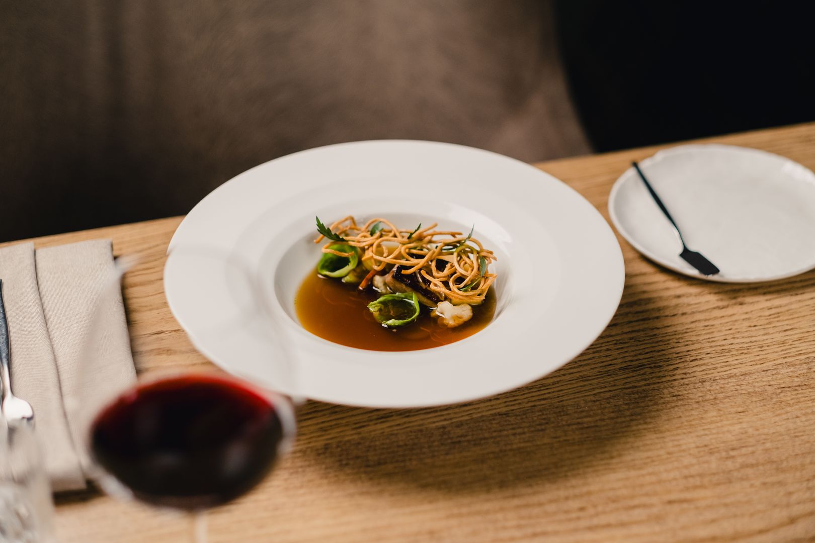 Husí „kaldoun“, domácí nudle, foie gras, růžičková kapusta _fullhd (1).jpg